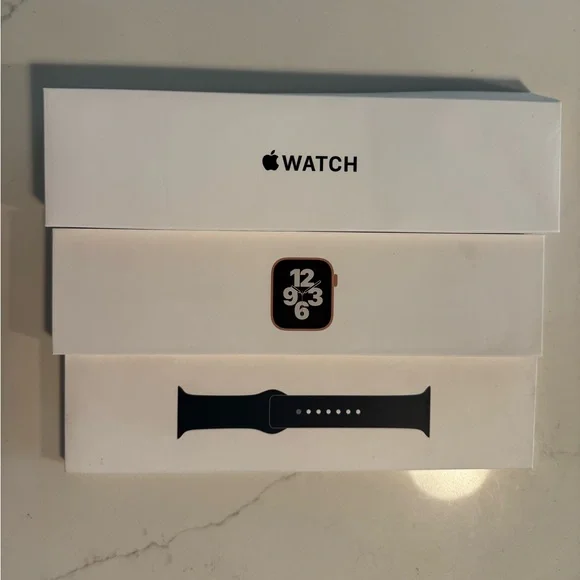 Rose Gold Apple Watch SE 40MM with Abyss Blue Sport Band + Extra Bands - Picture 2 of 8